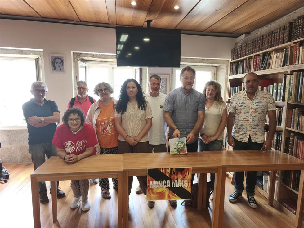 Rueda de prensa de la Plataforma por un Monte Galego con Futuro