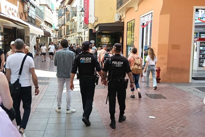 Detenida por robar zapatos y ropa por valor de 600 euros en una tienda de la calle Sant Miquel