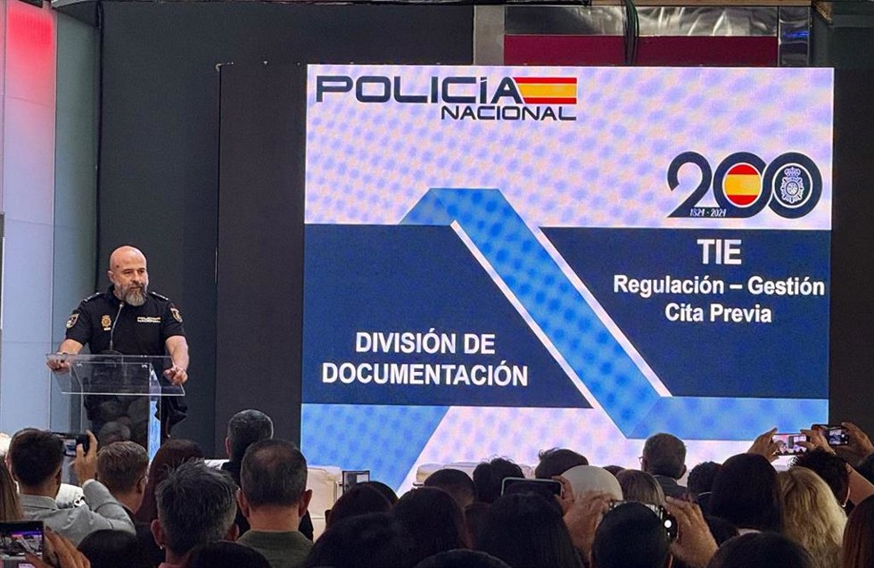 El Jefe de Sección de Documentación de Extranjeros y Cita Previa, Juan Gabriel Zarza Martín, en el I Congreso de Extranjería del Colegio Oficial de Gestores Administrativos de Madrid (ICOGAM).