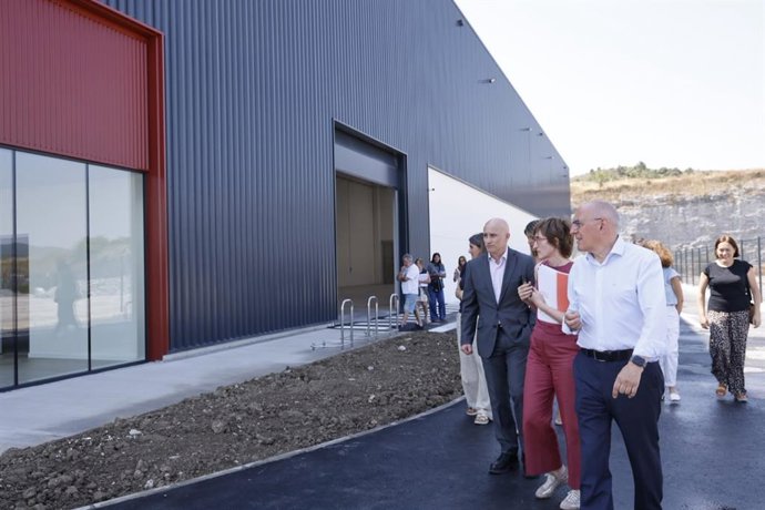 El diputado general de Álava, Ramiro González, se ha acercado al polígono industrial de Jundiz