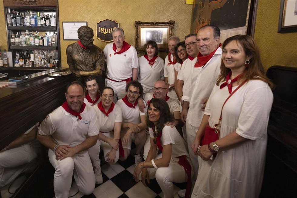 Acto en homenaje a Hemingway.