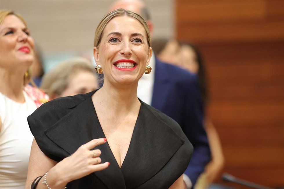 Archivo - Imagen de archivo de la presidenta de la Junta de Extremadura, María Guardiola, a su llegada al debate sobre el Estado de la Región de Extremadura en junio de 2025