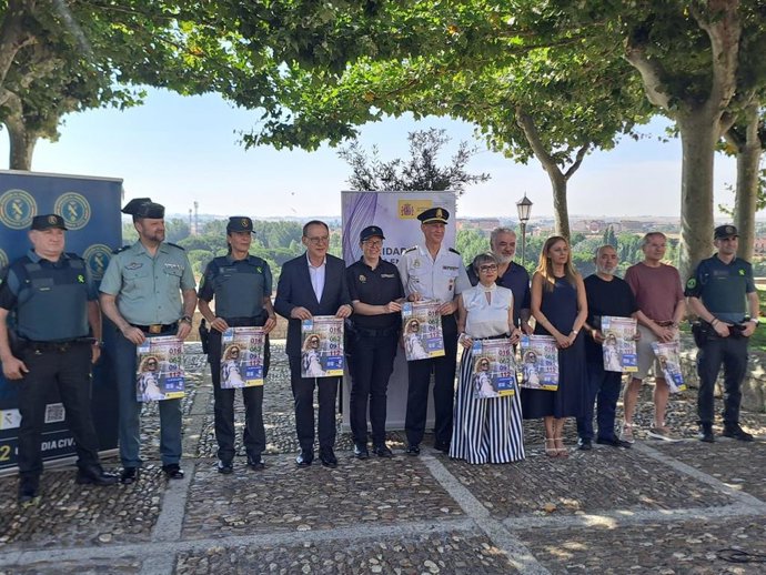 Presentación de la campaña 'No caminas sola' en el mirador San Cipriano de Zamora.