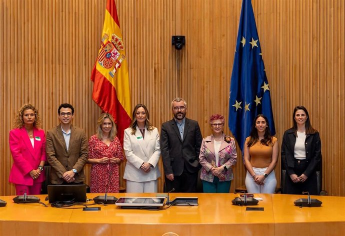 Foto de familia en la jornada de presentación del informe 'Actuar a tiempo frente a las enfermedades no transmisibles'.