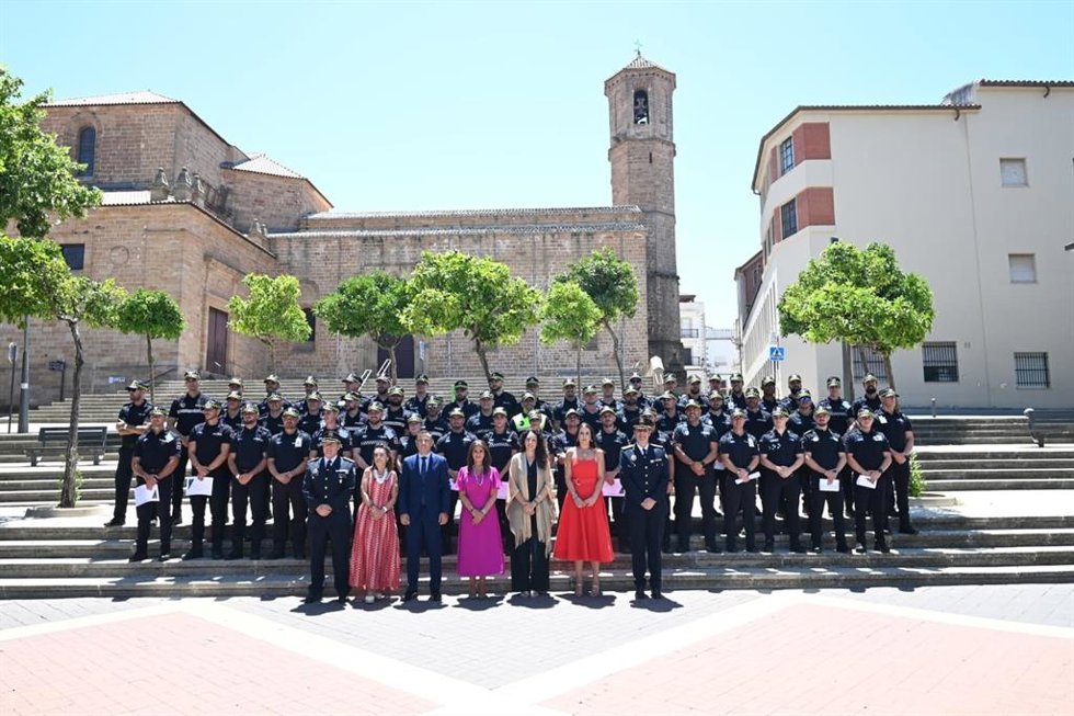 Foto de familia de los nuevos agentes