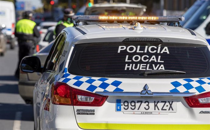 Archivo - Control de la Policía Local de Huelva.