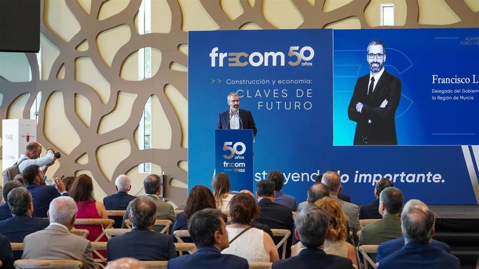 El delegado del Gobierno y secretario general del PSRM-PSOE Francisco Lucas, en la Asamblea de FRECOM