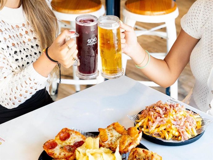 Hay un motivo por el que salir a un restaurante nos hace sentir mejor (y no es la comida)