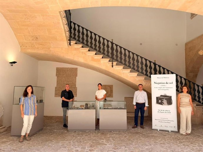El Museu de Mallorca inaugura este viernes la exposición 'Negatius al Sol' sobre la historia de la fotografía en la isla.
