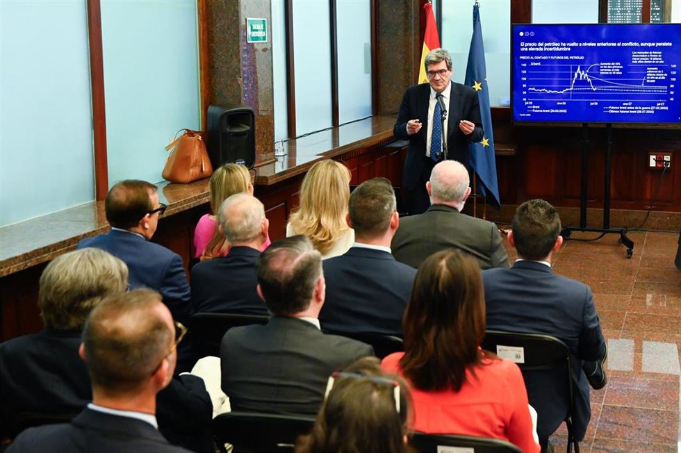 El gobernador del Banco de España, José Luis Escrivá, durante la presentación del capítulo de productividad del Informe Anual 2025, a 9 de julio de 2026, en Santa Cruz de Tenerife, Islas Canarias (España). Escrivá ha presentado el capítulo “El reto de la 