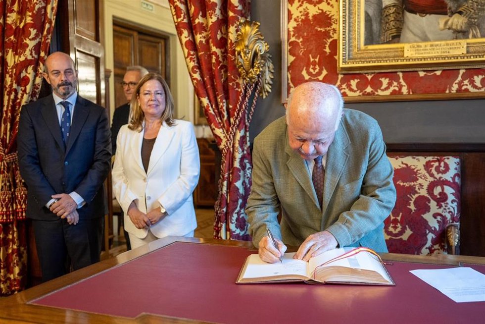 El presidente del Parlamento, Jesús Aguirre, participa en la Jornada 'La Inteligencia Artificial en los Parlamentos: agilidad, transparencia y modernización', organizada por la Conferencia de Presidentes y Presidentas de Parlamentos Autonómicos.