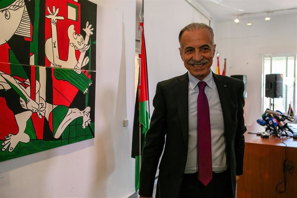Archivo -  El embajador de Palestina en España, Husni Abdel Wahed, al final de la rueda de prensa celebrada en Madrid. 