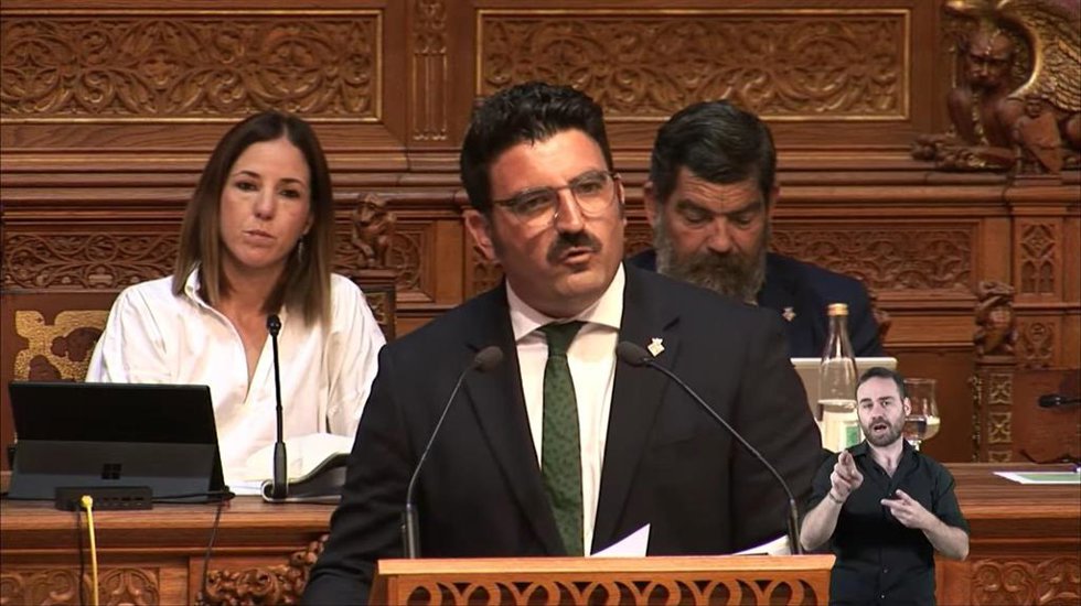 Archivo - El portavoz de Vox en el Consell de Mallorca, Toni Gili, en un pleno insular