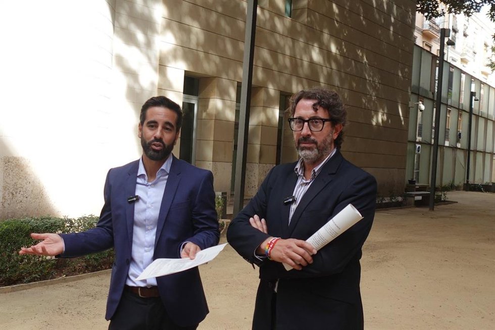 Archivo - El síndic socialista en Les Corts, José Muñoz, y el secretario de Organización del PSPV, Vicent Mascarell