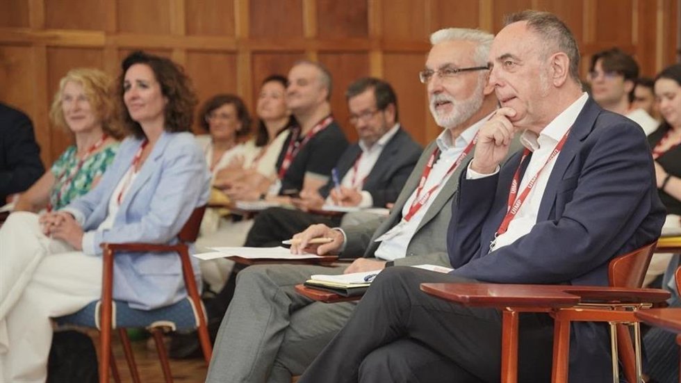 Lentijo (CSN) destaca la seguridad y la innovación como ejes de la gestión futura de los residuos radiactivos.