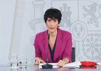 Saiz defiende la "coherencia" del Gobierno frente a Argüello (CEE) con políticas que ponen "en el centro a las personas"