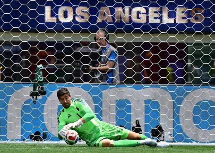 21 June 2026, US, Los Angeles: Belgium goalkeeper Thibaut Courtois in action during the 2026 FIFA World Cup Group G soccer match between Belgium and Iran at the Los Angeles Stadium. Photo: Dirk Waem/Belga/dpa