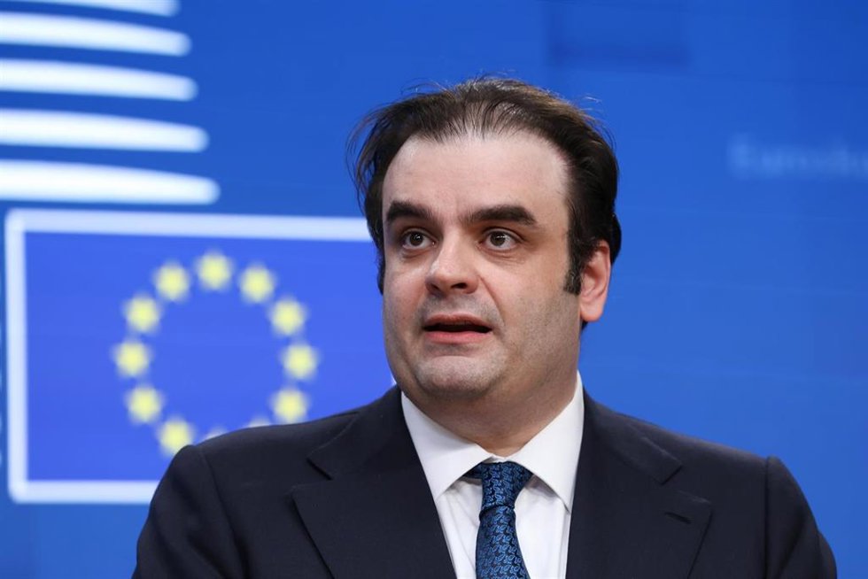 Archivo - El ministro de Finanzas de Grecia y presidente del Eurogrupo, Kyriakos Pierrakakis, interviene durante una rueda de prensa tras la reunión del Eurogrupo celebrada en Bruselas