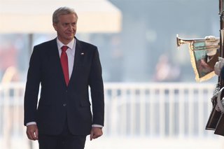 Santiago 2 de julio 2026. El Presidente de la Republica, Jose Antonio Kast, recibe los Honores de la Guardia del Palacio de La Moneda. Dragomir Yankovic/Aton Chile