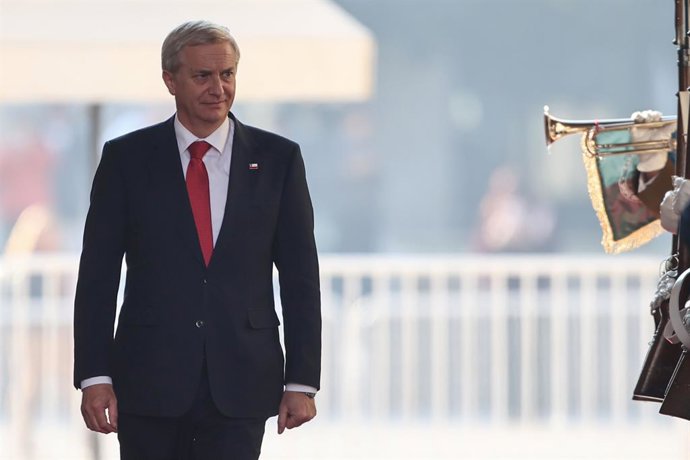 Santiago 2 de julio 2026. El Presidente de la Republica, Jose Antonio Kast, recibe los Honores de la Guardia del Palacio de La Moneda. Dragomir Yankovic/Aton Chile