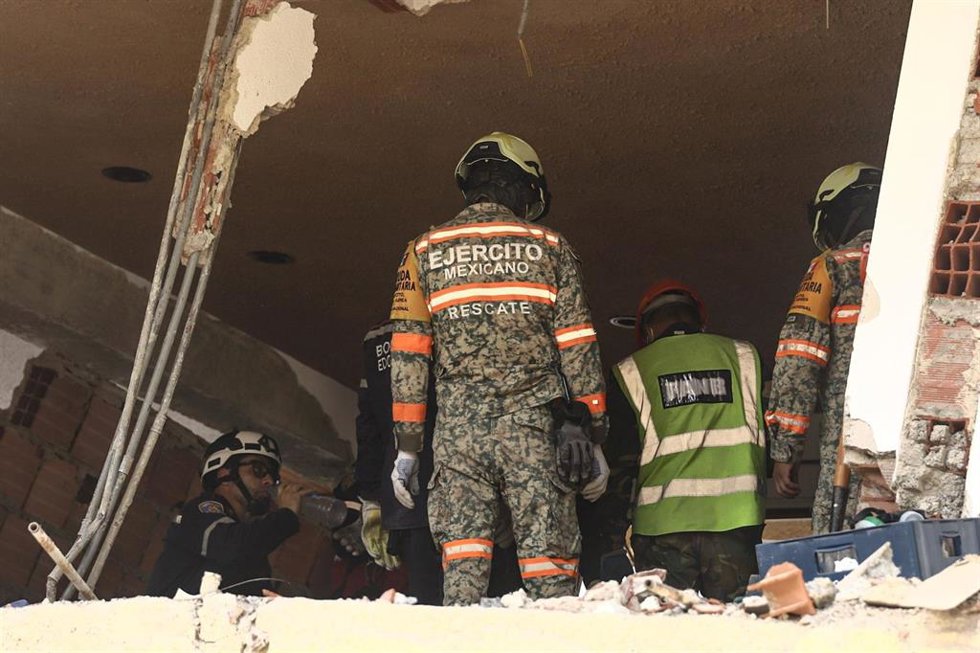 Equipos de rescate desplegados en las zonas afectadas por los fuertes terremotos registrados en Venezuela. Imagen de archivo