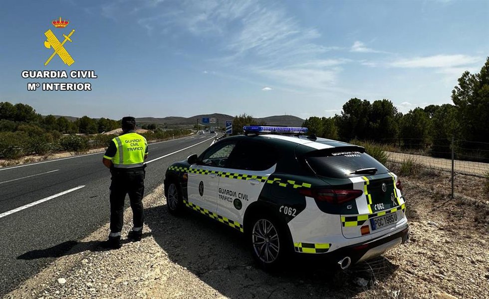 Archivo - Guardia Civil de tráfico.