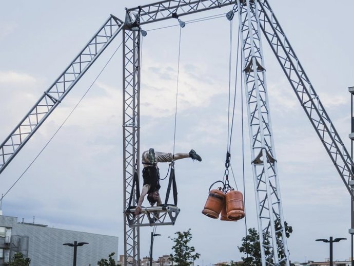 La compañía Totapedra pondrá en escena 'Pifia' este sábado en Puente de Montañana.
