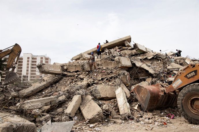 July 5, 2026, Caraballeda, Venezuela (Bolivarian Republic of: EDITOR'S NOTE: These images contain graphic content, including deceased victims. Viewer discretion is advised. CARABALLEDA, LA GUAIRA, VENEZUELA - JULY 5, 2026: Rescue and recovery teams contin