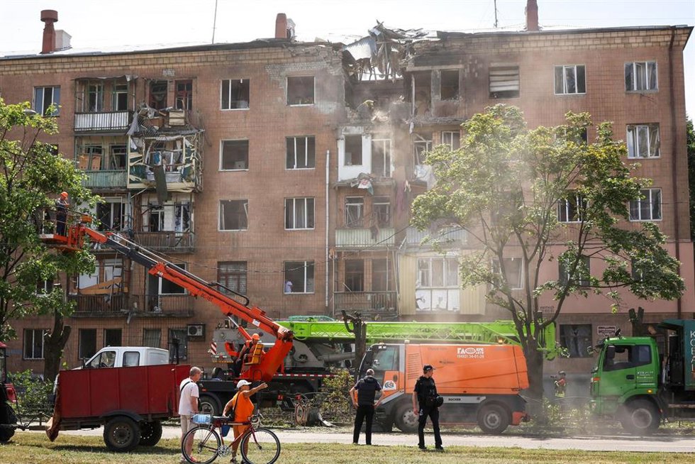 Ataque a un edificio de viviendas en Járkov.