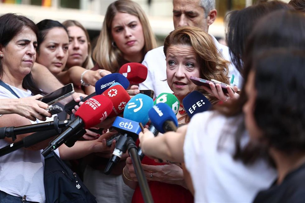 La consejera de Sanidad de la Comunidad de Madrid, Fátima Matute, ofrece declaraciones a la prensa tras la reunión del pleno del CISNS