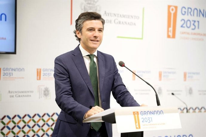 Archivo - El portavoz del equipo de Gobierno del Ayuntamiento de Granada, Jorge Saavedra.