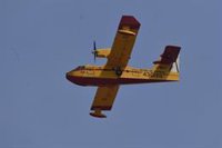 MITECO despliega 4 aviones FOCA y un helicóptero MIKE para apoyar la extinción del fuego en Los Gallardos
