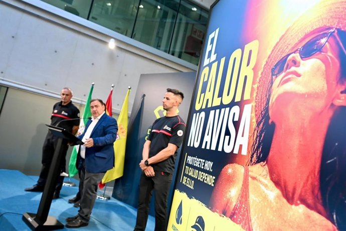 El diputado provincial de Asistencia a Municipios y Emergencias, Eduardo Martos, presenta la campaña de prevención frente al calor.