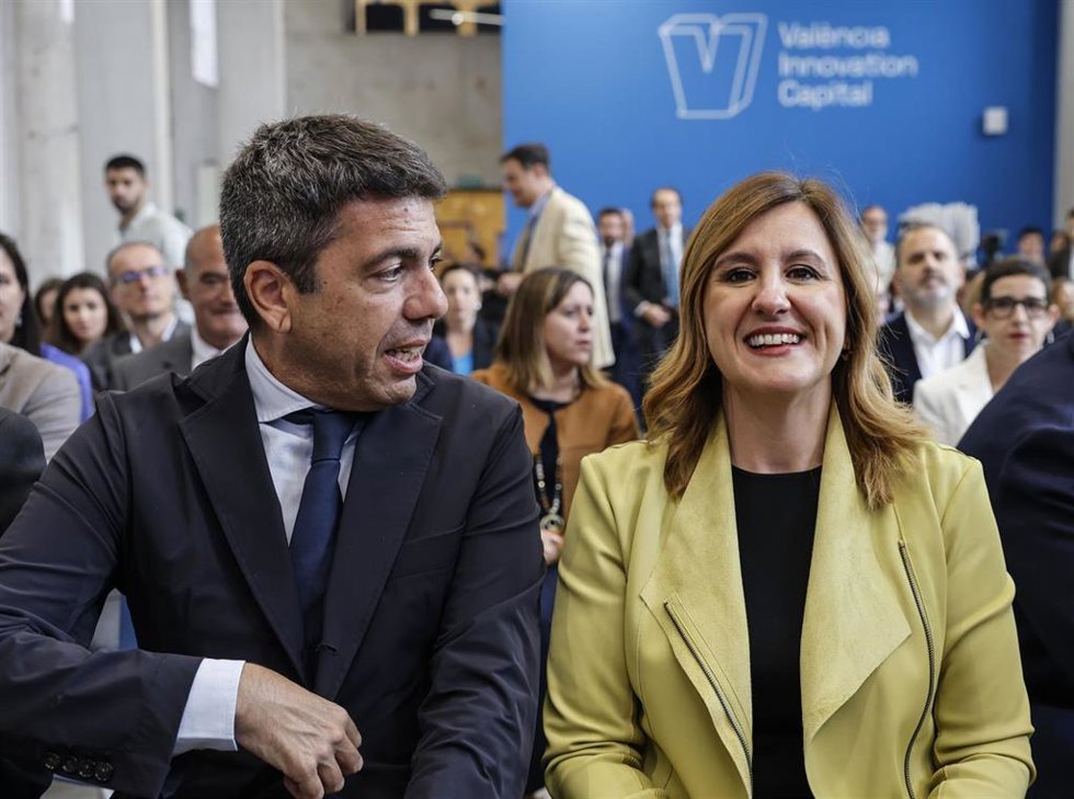 Archivo - El 'expresident' de la Generalitat Carlos Mazón y la alcaldesa de València, María José Catalá, en una imagen de archivo