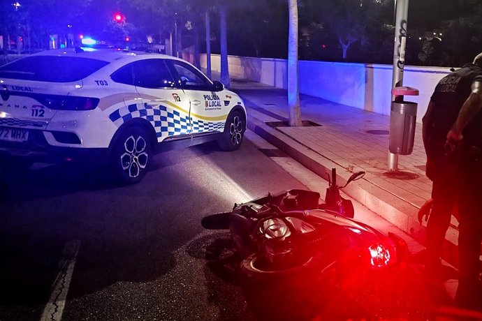 Interceptados dos menores que circulaban sin casco en una moto robada por Palma.