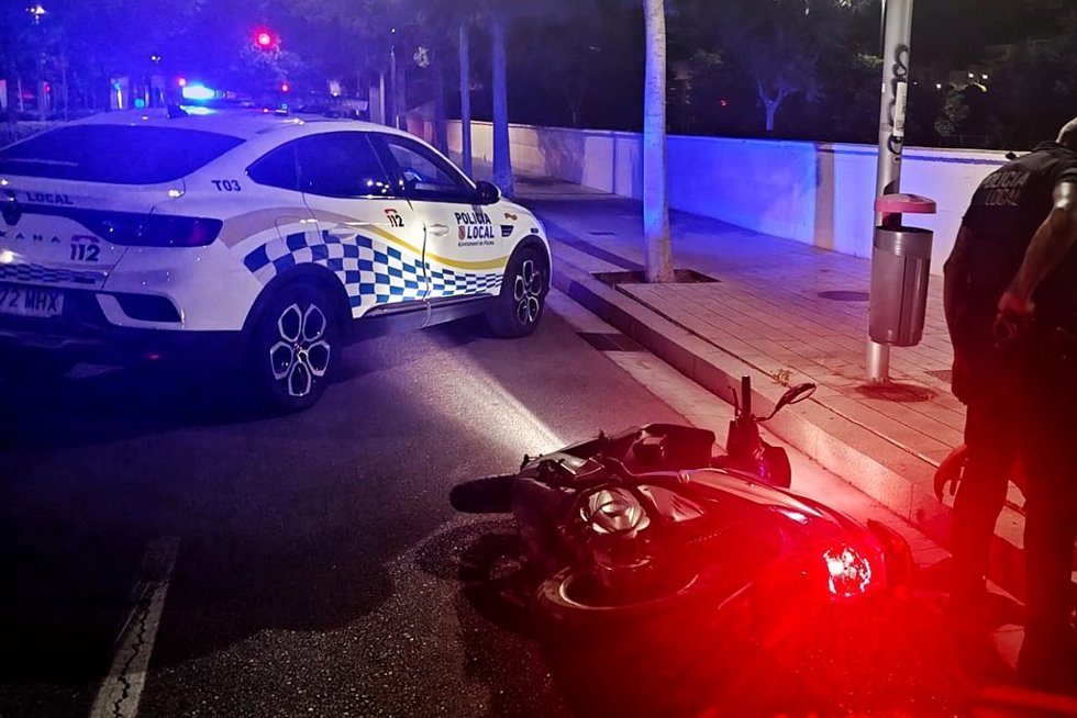 Interceptados dos menores que circulaban sin casco en una moto robada por Palma.