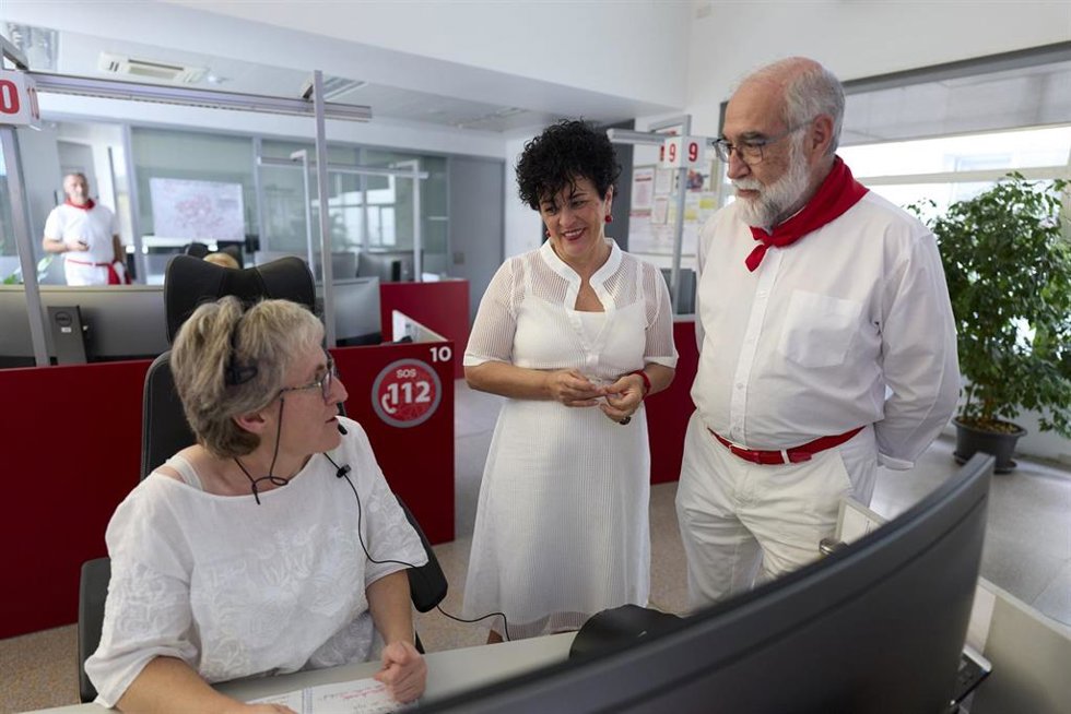 La consejera Jurío y el consejero Domínguez visitan SOS Navarra en el ecuador de las fiestas de San Fermín 2026.