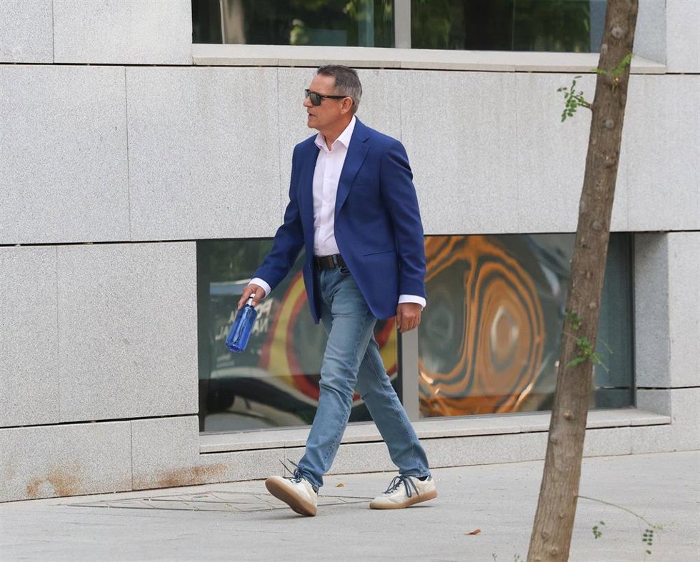 El policía Rafael Salvador a su llegada a la Audiencia Nacional, a 9 de julio de 2026, en Madrid (España). 
