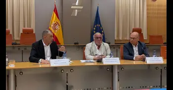 Tráfico prepara una instrucción para que la Guardia Civil acuda a auxiliar a los conductores que activen la baliza V-16