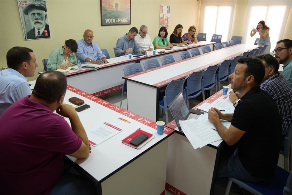 Reunión con las agrupaciones locales socialistas de los seis municipios de más de 20.000 habitantes de la provincia de Jaén