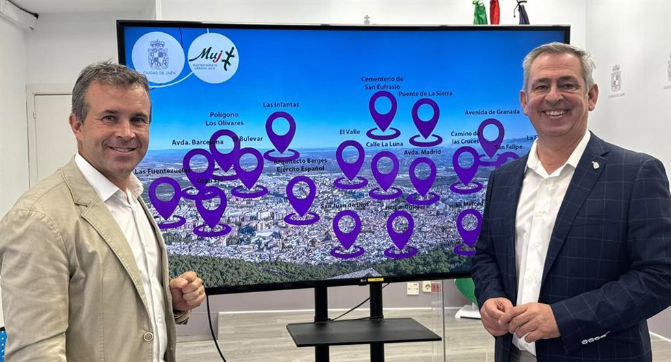 Julio Millán y Javier Padorno presentan el plan de arreglo de las calles.