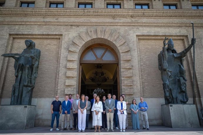 El Ayuntamiento de Zaragoza se suma al minuto de silencio por el fallecimiento de 12 personas en el incendio de Almería