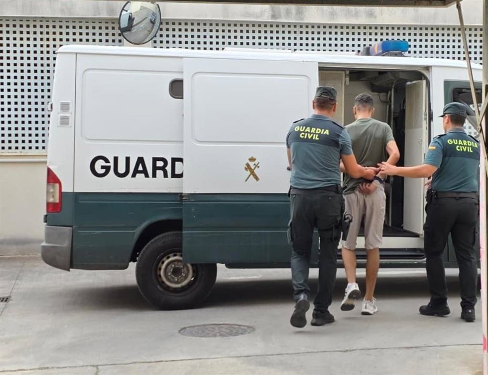 Envían a prisión a un hombre por dos robos en Sa Pobla y por pegar a una persona a la que pidió dinero.
