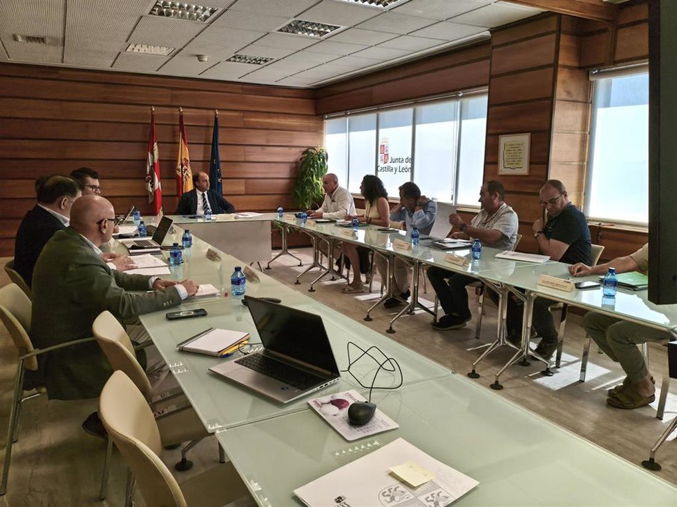 Reunión del consejero de Agricultura, Ganadería, Medio Rural y Política Ambiental, Joaquín Antonio Pino, con las organizaciones agrarias sobre sanidad animal.