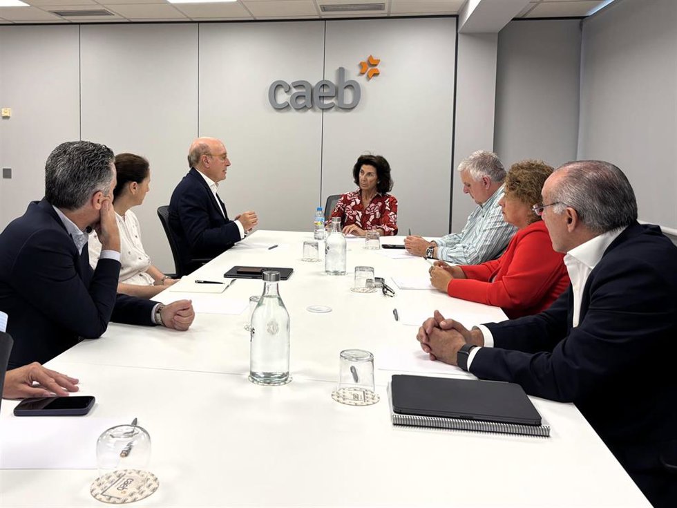Reunión entre CAEB y Aena
