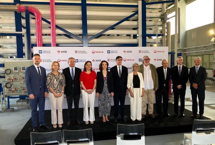 Las autoridades presentes en el acto