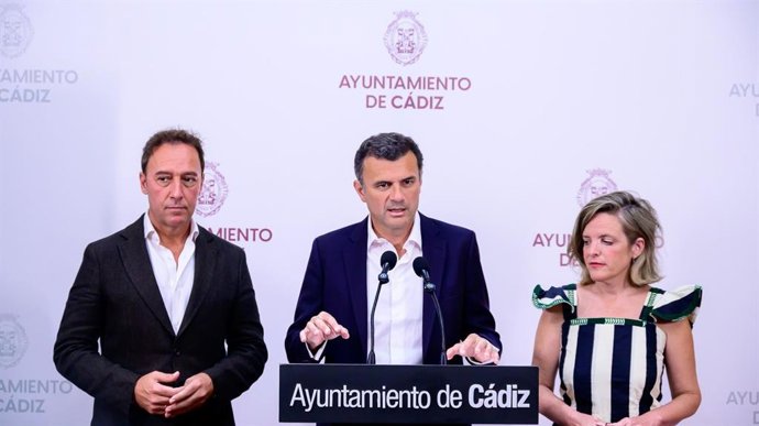 El alcalde de Cádiz, Bruno García, en rueda de prensa.