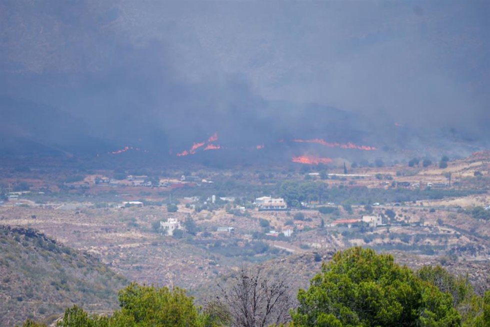 Imagen del incendio forestal declarado en la zona de los Gallardos (Almería), a 10 de julio de 2026, en Los Gallardos, Almería, Andalucía (España).
