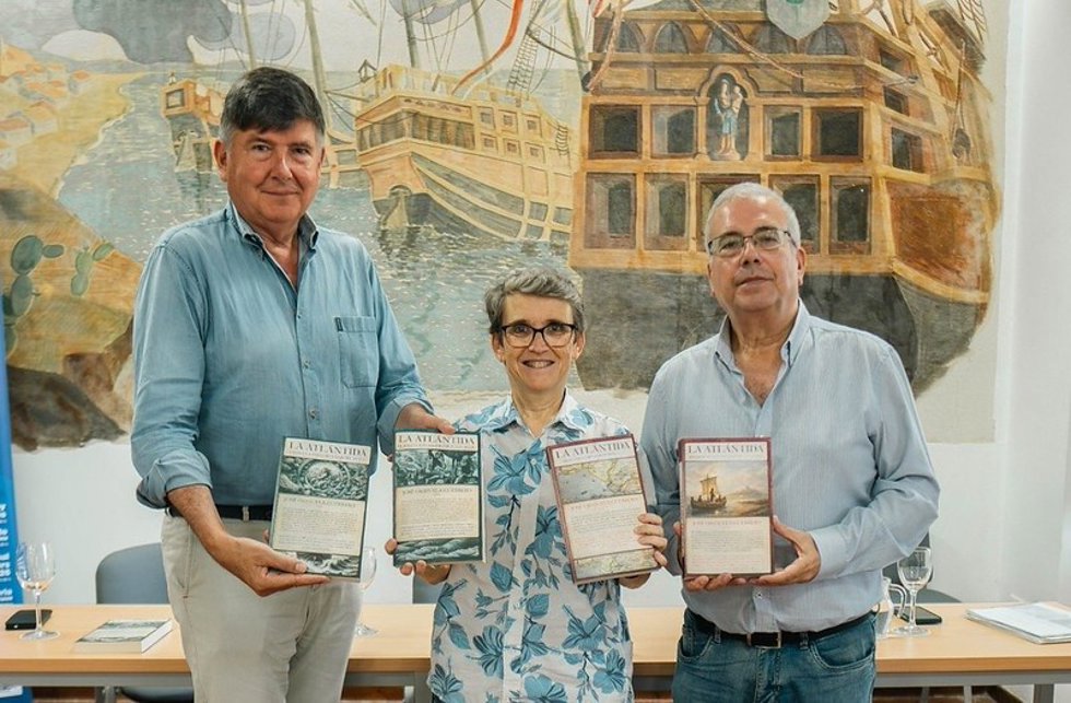 Presentación del libro 'La Atlántida: descifrando el enigma', con la presencia de Manuel Pimentel, María de la O y Pepe Orihuela