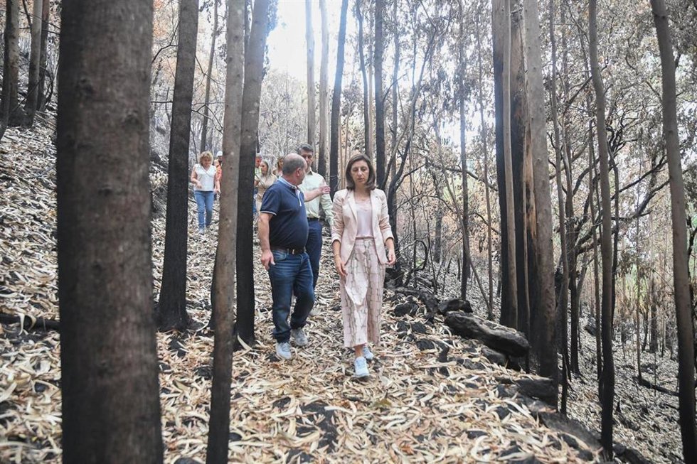 La conselleira de Medio Ambiente, Ángeles Vázquez, visita en Padrón zonas donde actúa Aguas de Galicia para acometer actuaciones de conservanción fluvial para evitar el arrastre de cenizas tras los incendios
